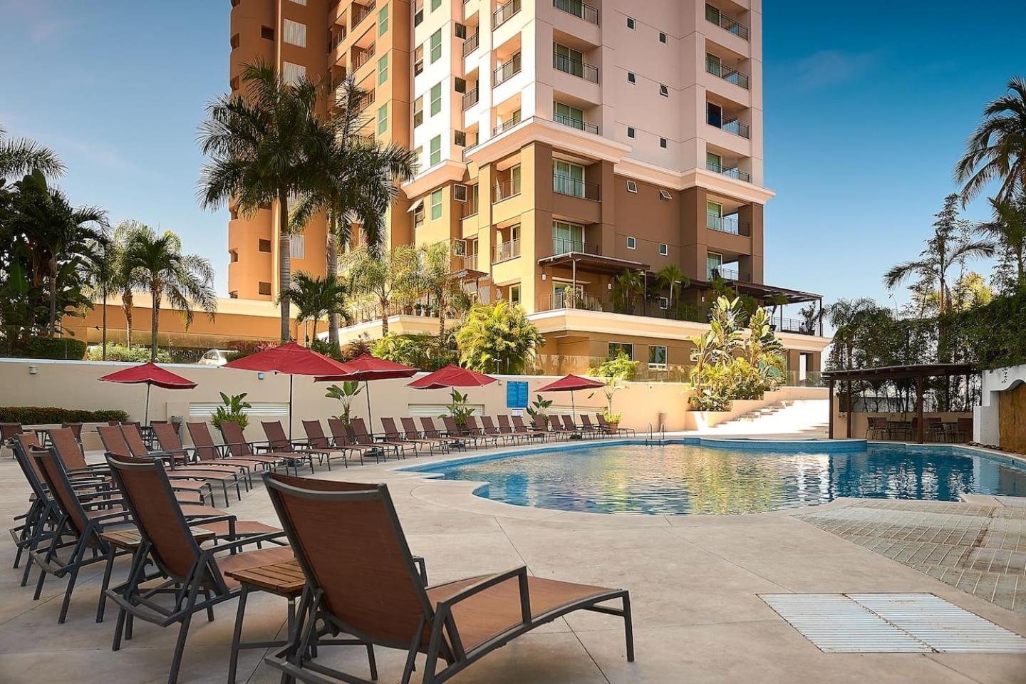 Grand Venetian Beachfront Condos Puerto Vallarta Exterior foto