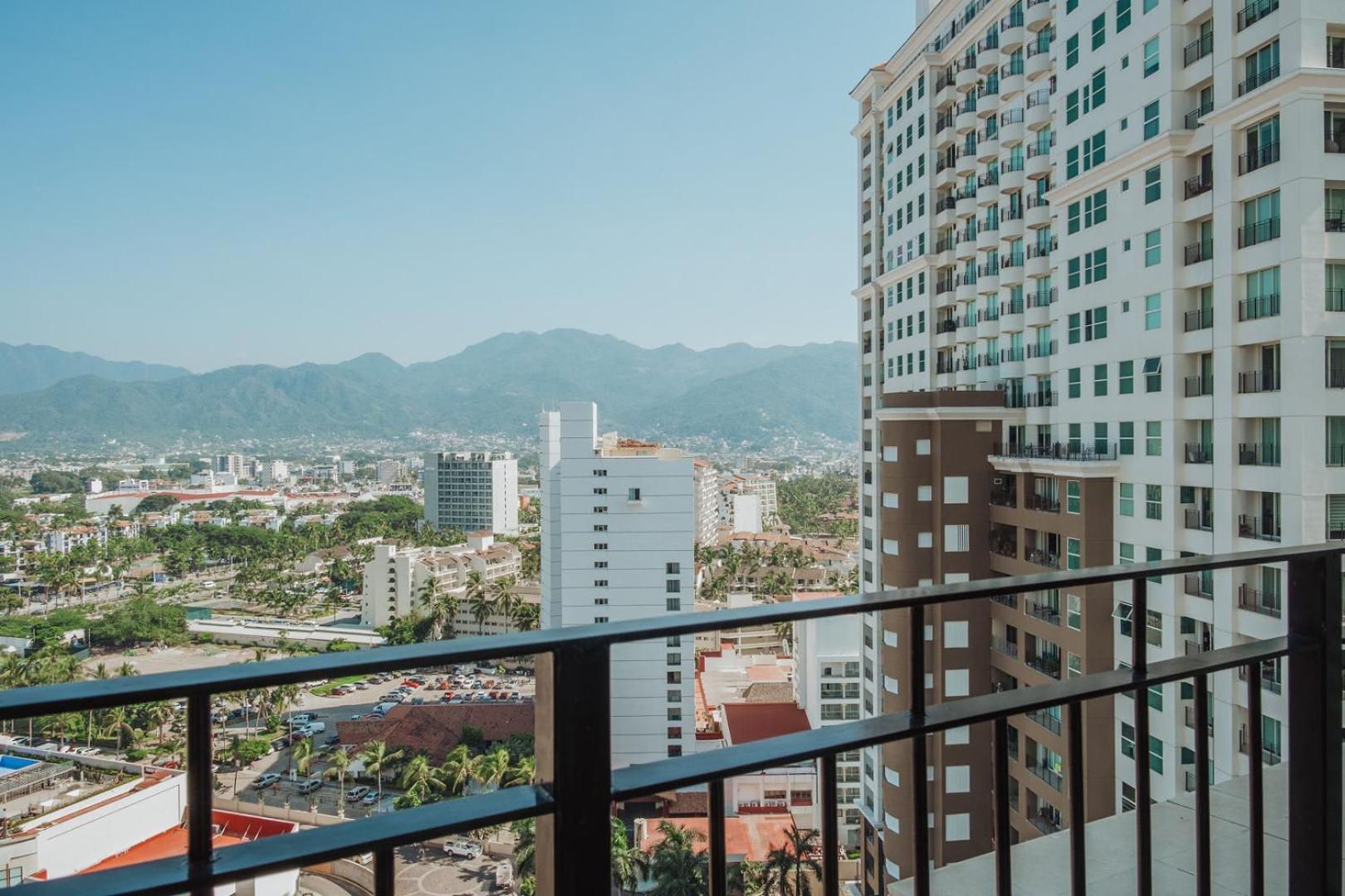 Grand Venetian Beachfront Condos Puerto Vallarta Exterior foto