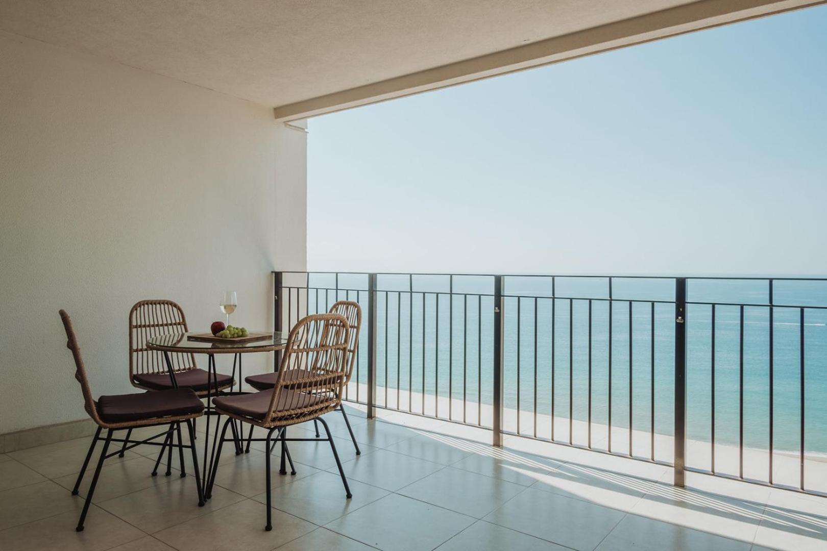 Grand Venetian Beachfront Condos Puerto Vallarta Exterior foto
