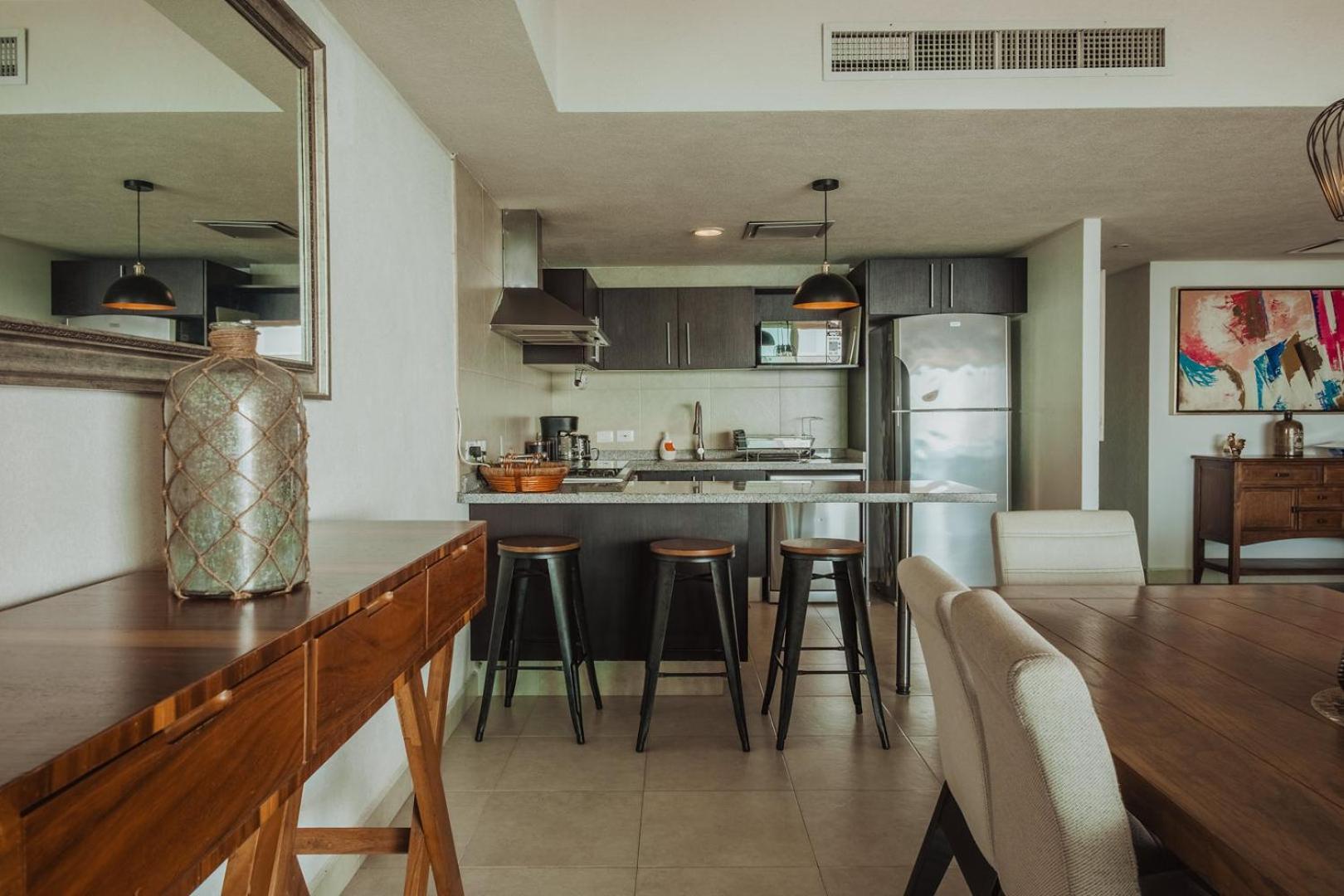 Grand Venetian Beachfront Condos Puerto Vallarta Exterior foto