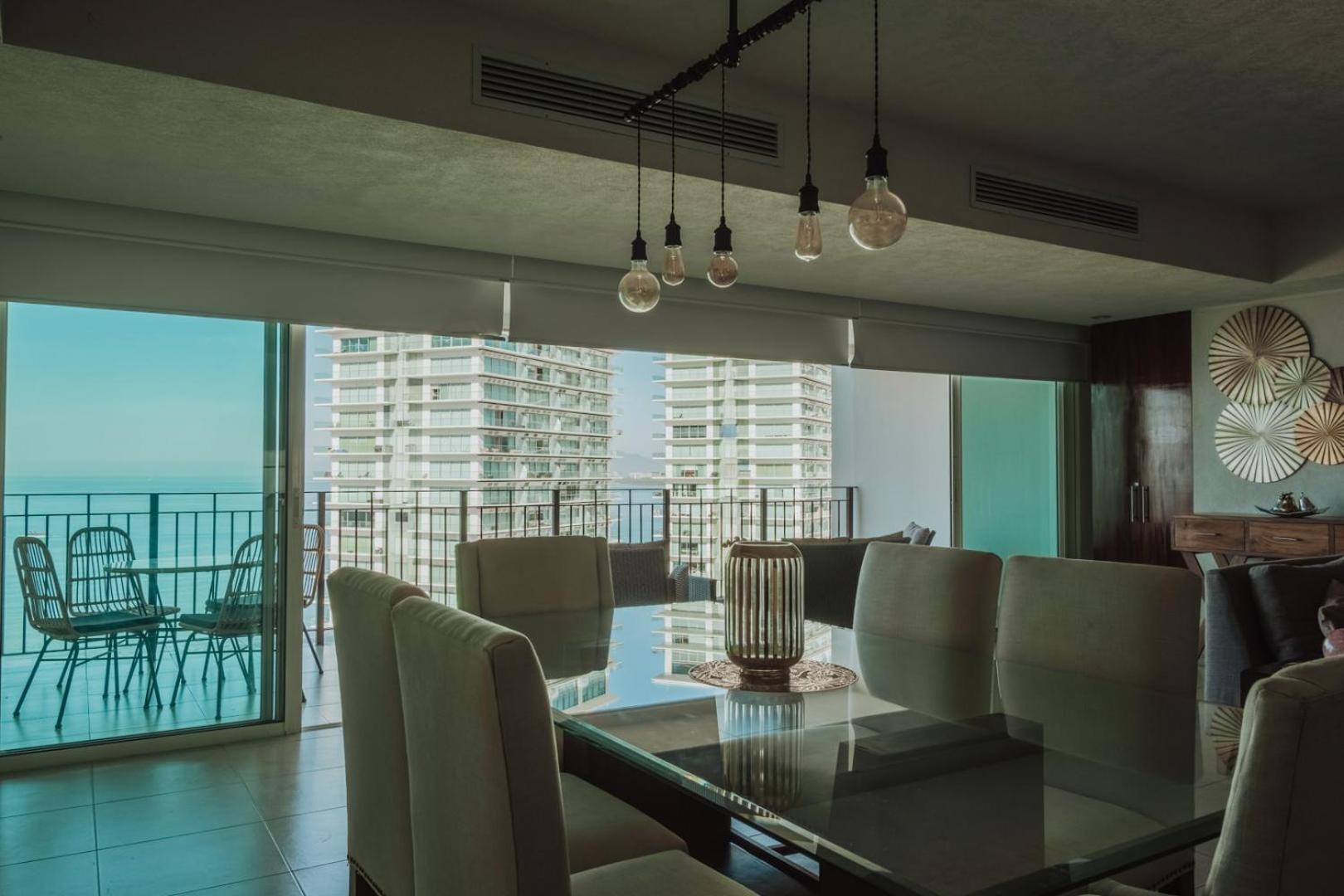 Grand Venetian Beachfront Condos Puerto Vallarta Exterior foto