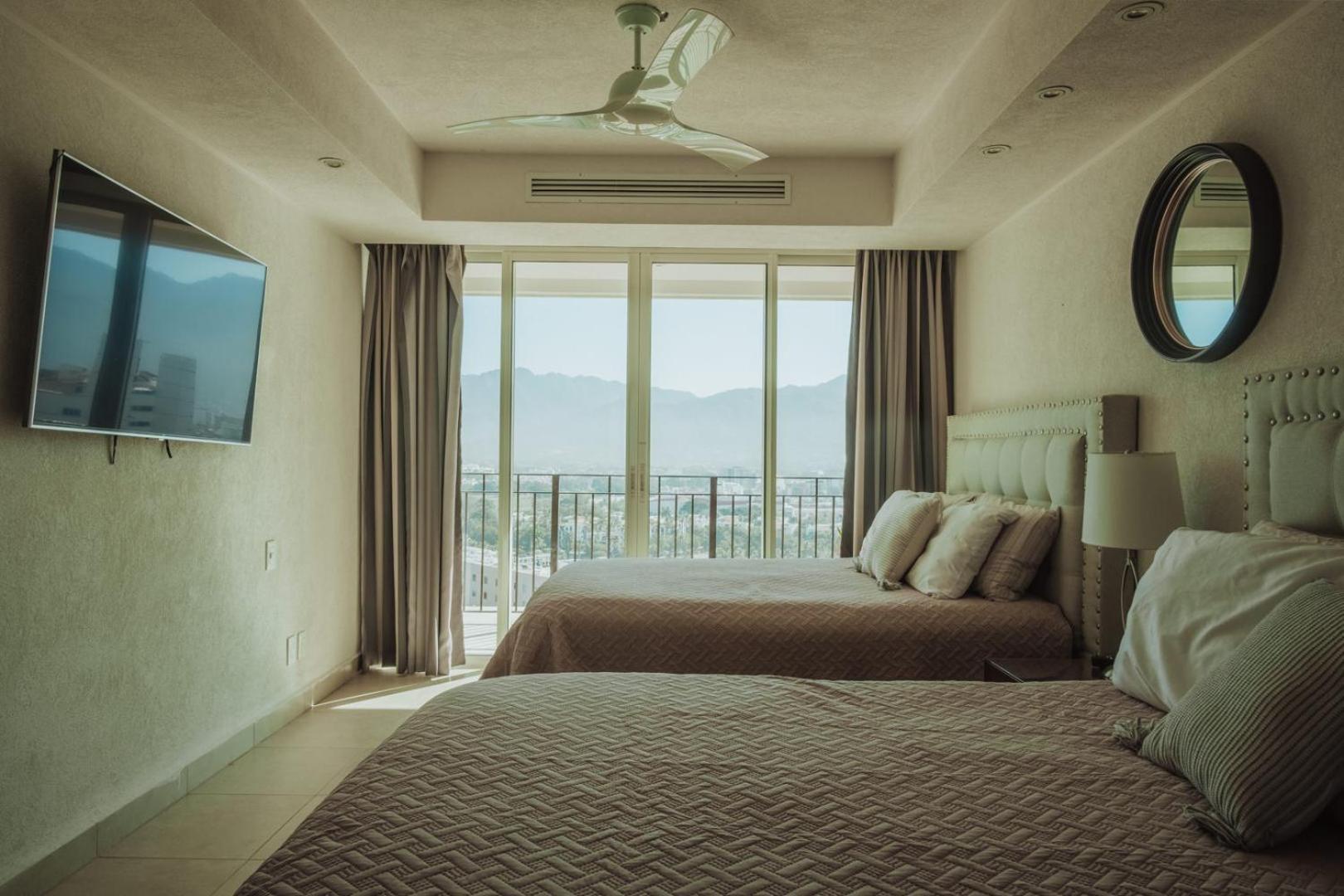 Grand Venetian Beachfront Condos Puerto Vallarta Exterior foto