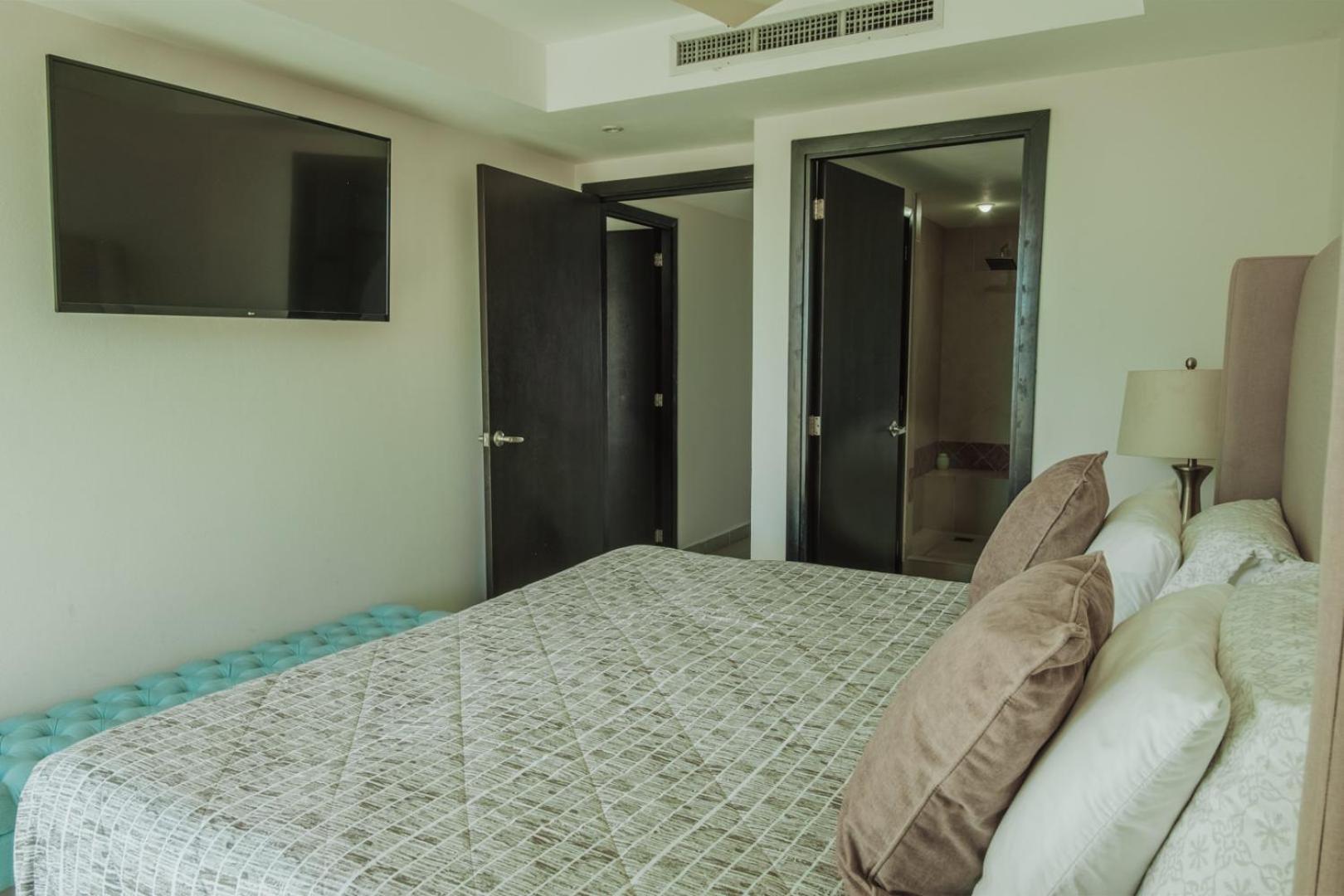 Grand Venetian Beachfront Condos Puerto Vallarta Exterior foto